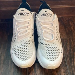 White Nike 270 tennis shoes